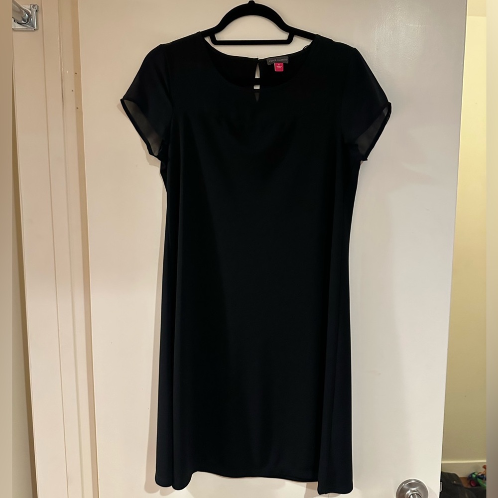 Vince Camuto Black Shift Dress Minimal Classic Short Sleeve S EUC